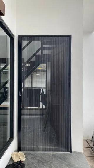 Kasa Nyamuk Plisse Pintu Utama