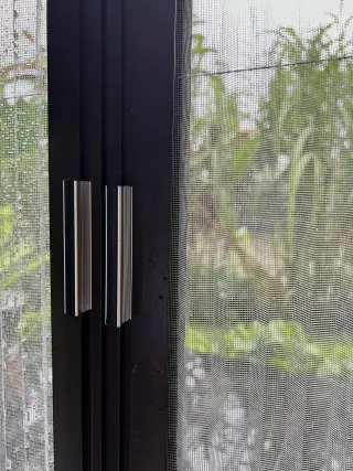 Kasa Nyamuk Plisse Pintu Utama
