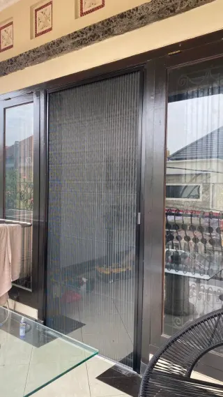 Kasa Nyamuk Plisse Pintu Utama