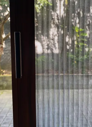 Kasa Nyamuk Plisse Pintu Balkon