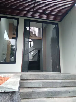 Kasa Nyamuk Plisse Pintu Utama